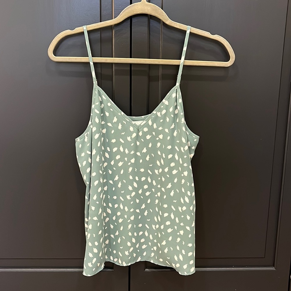 Abound small green top